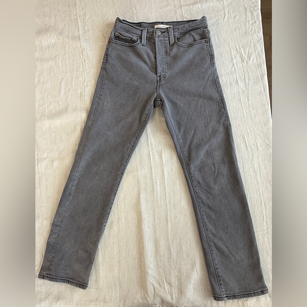 Levi’s Wedgie Straight Gray Wash Hi-Rise Denim Size 27 Women’s